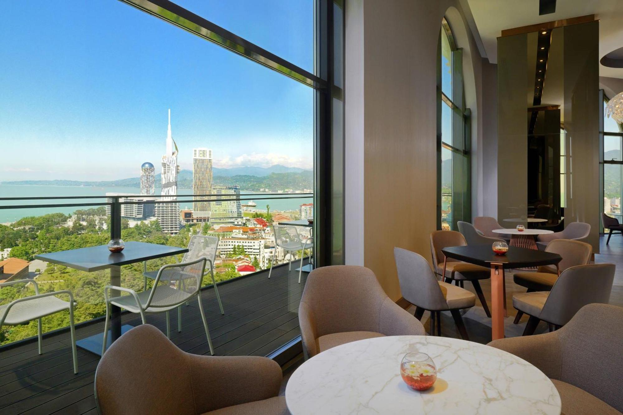 Sheraton Batumi Hotel Ngoại thất bức ảnh View from the Sky Bar