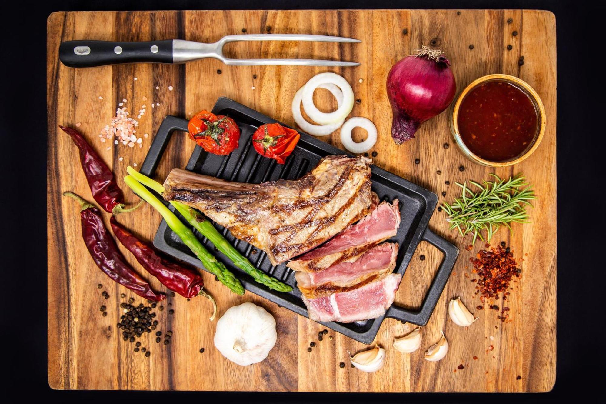 Sheraton Batumi Hotel Ngoại thất bức ảnh A steak on a cutting board