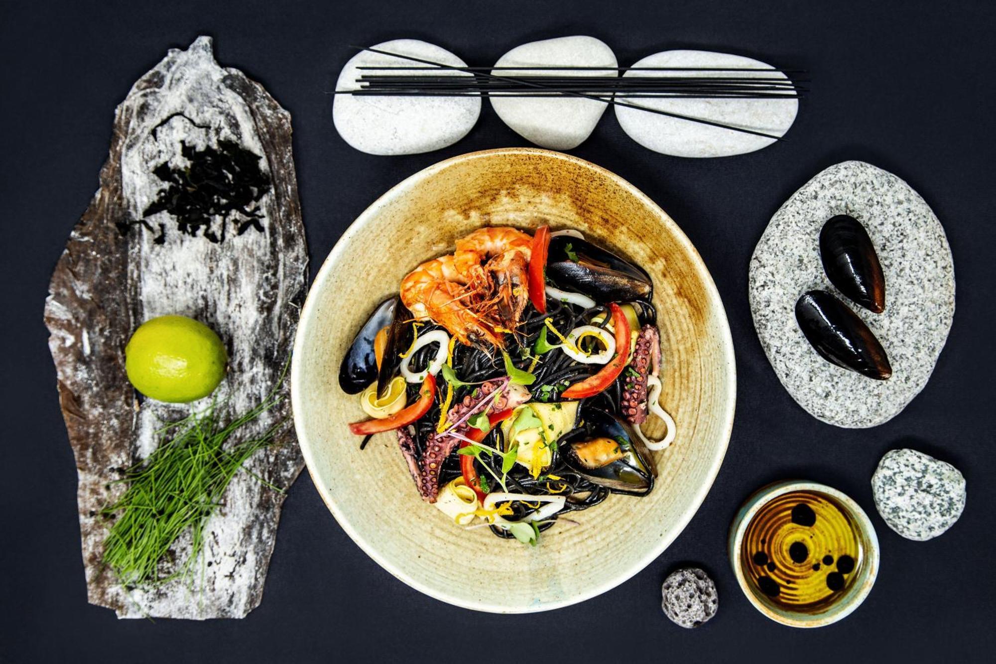 Sheraton Batumi Hotel Ngoại thất bức ảnh Seafood salad