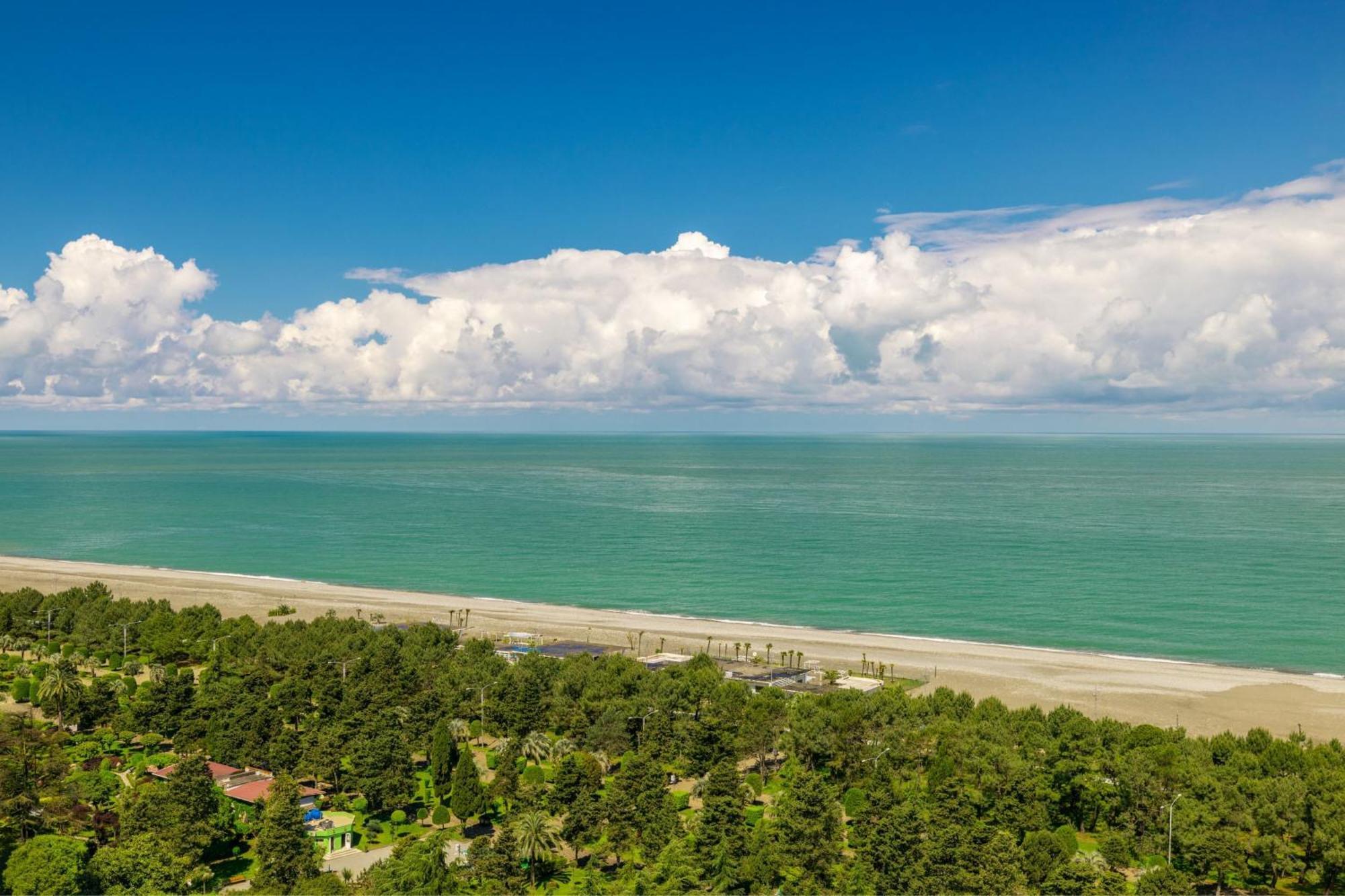 Sheraton Batumi Hotel Ngoại thất bức ảnh View of the Atlantic Ocean from the observation tower