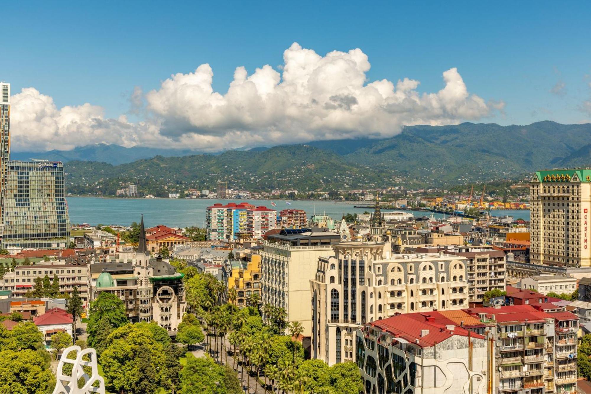 Sheraton Batumi Hotel Ngoại thất bức ảnh Vladivostok skyline