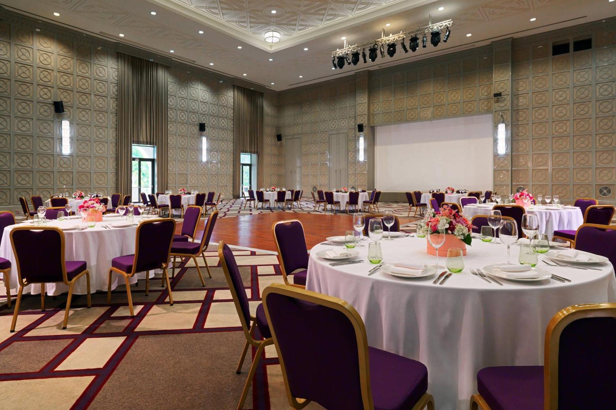 Sheraton Batumi Hotel Ngoại thất bức ảnh The ballroom