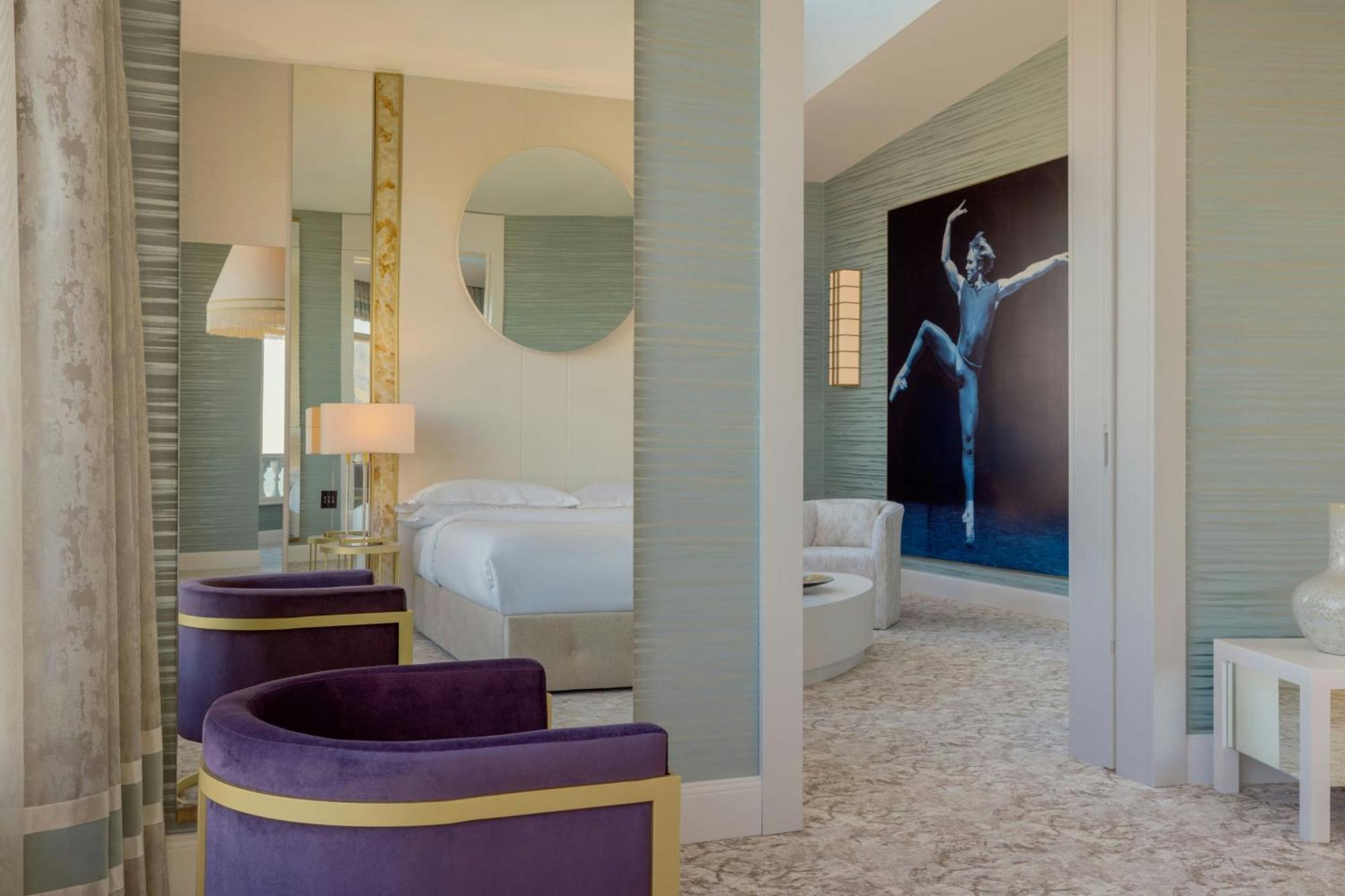 Sheraton Batumi Hotel Ngoại thất bức ảnh A suite at the Mandarin Oriental