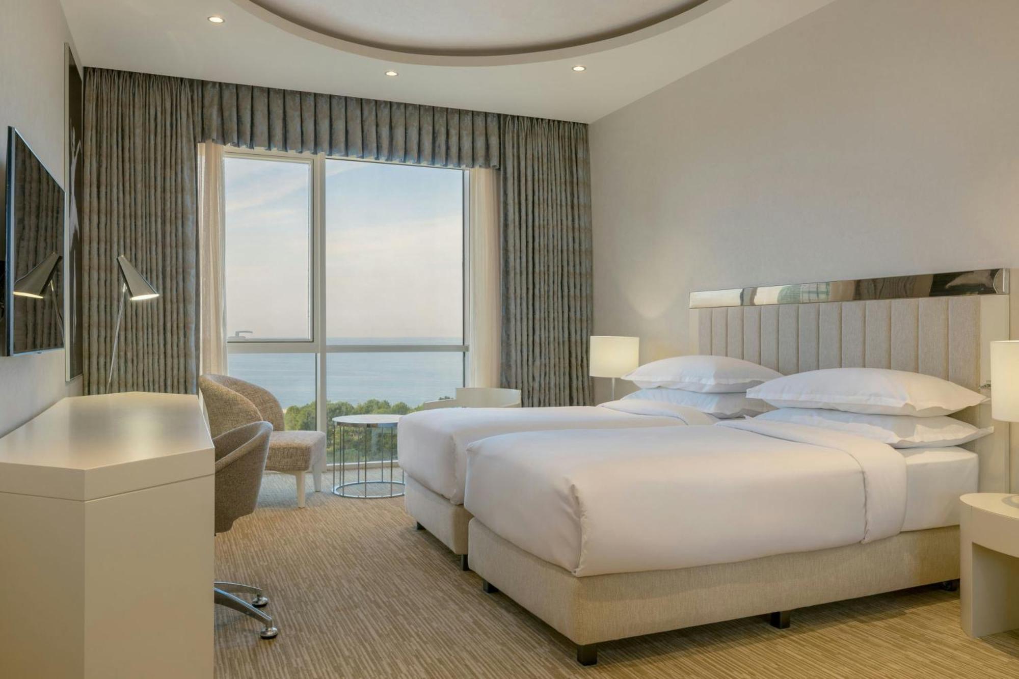 Sheraton Batumi Hotel Ngoại thất bức ảnh Deluxe Room