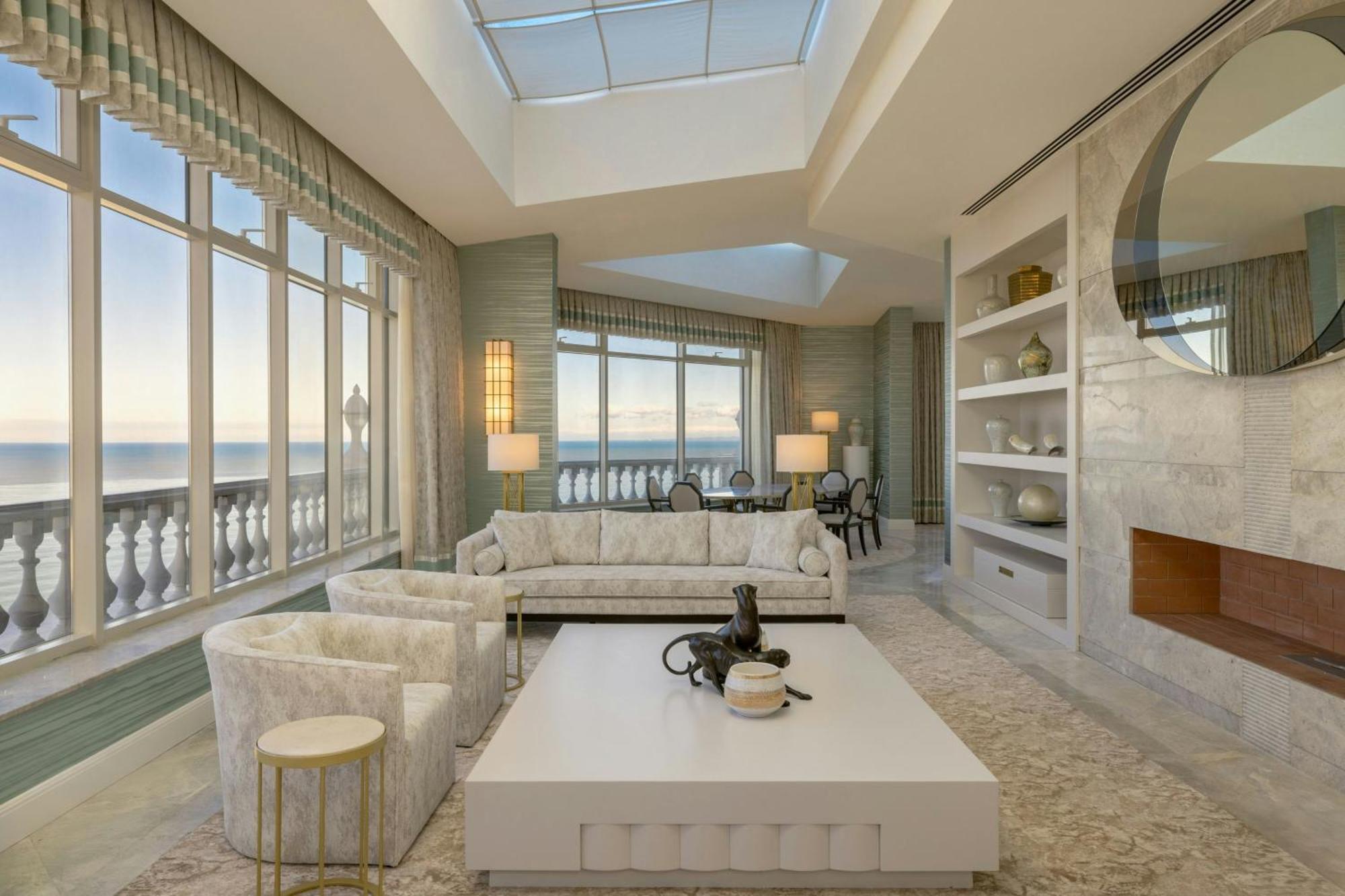Sheraton Batumi Hotel Ngoại thất bức ảnh Interior of a penthouse
