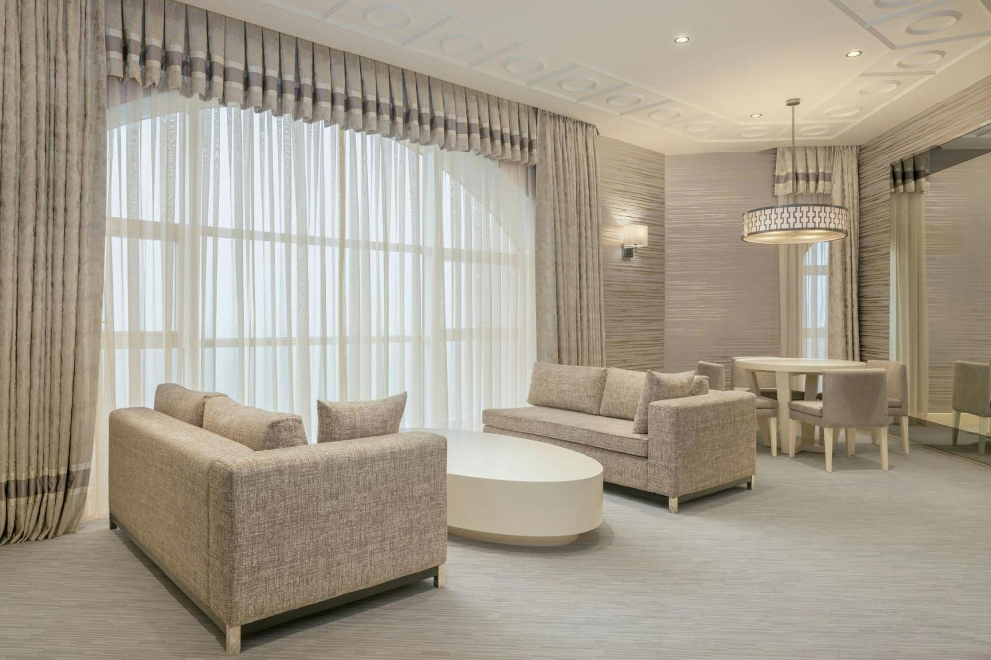 Sheraton Batumi Hotel Ngoại thất bức ảnh A living room with a large window