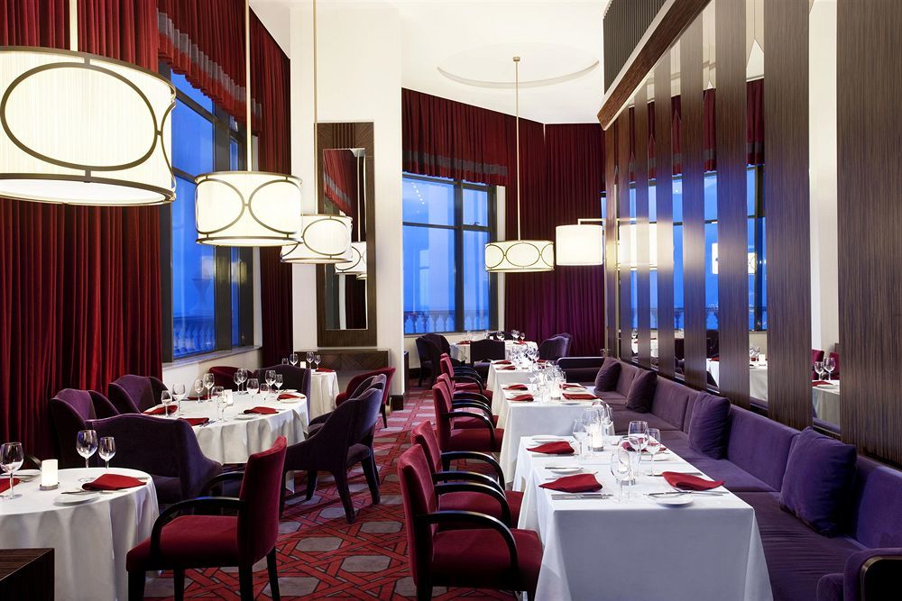 Sheraton Batumi Hotel Ngoại thất bức ảnh The restaurant