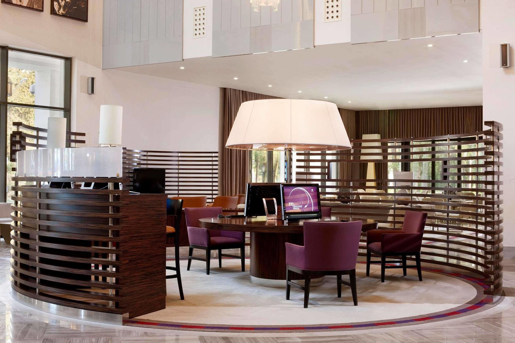 Sheraton Batumi Hotel Ngoại thất bức ảnh The library