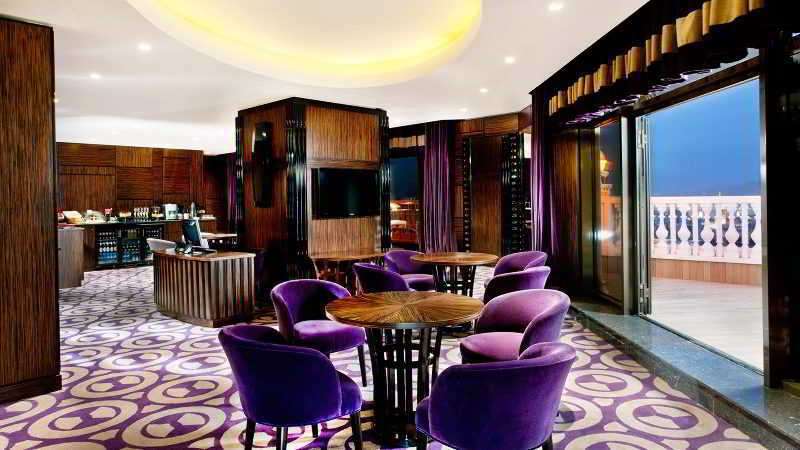 Sheraton Batumi Hotel Ngoại thất bức ảnh The Club lounge at Beijing Capital International Airport